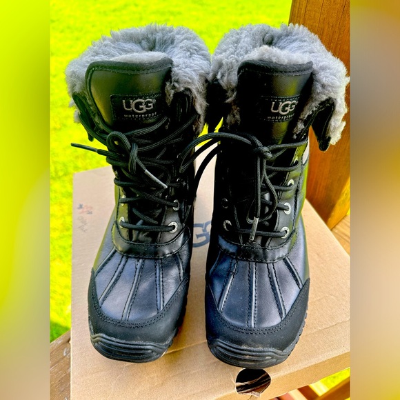 Ugg Adirondack Snow Boot W6 - Picture 1 of 10